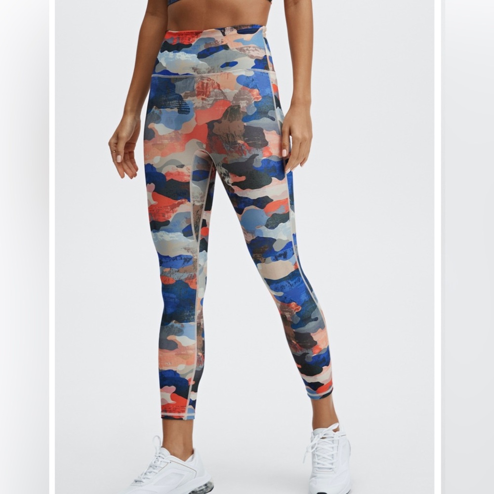 COPY - Fabletics anywhere high waisted 7/8 leggings size XXSMALL
